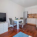 Leonardo Apartment
